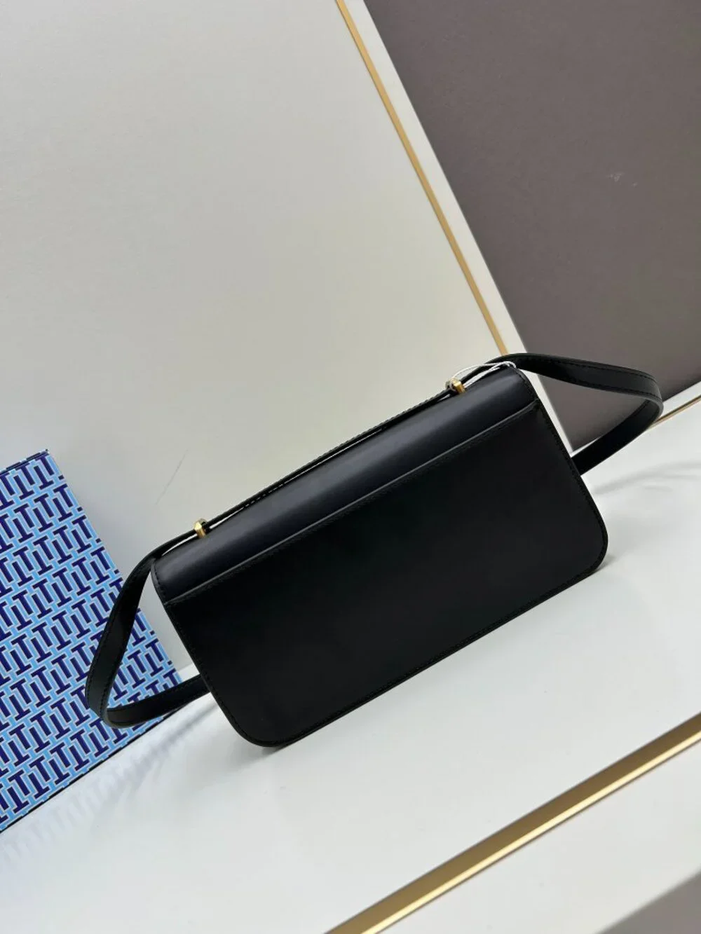 Tory Burch Eleanor Black Smooth Leather Shoulder Bag